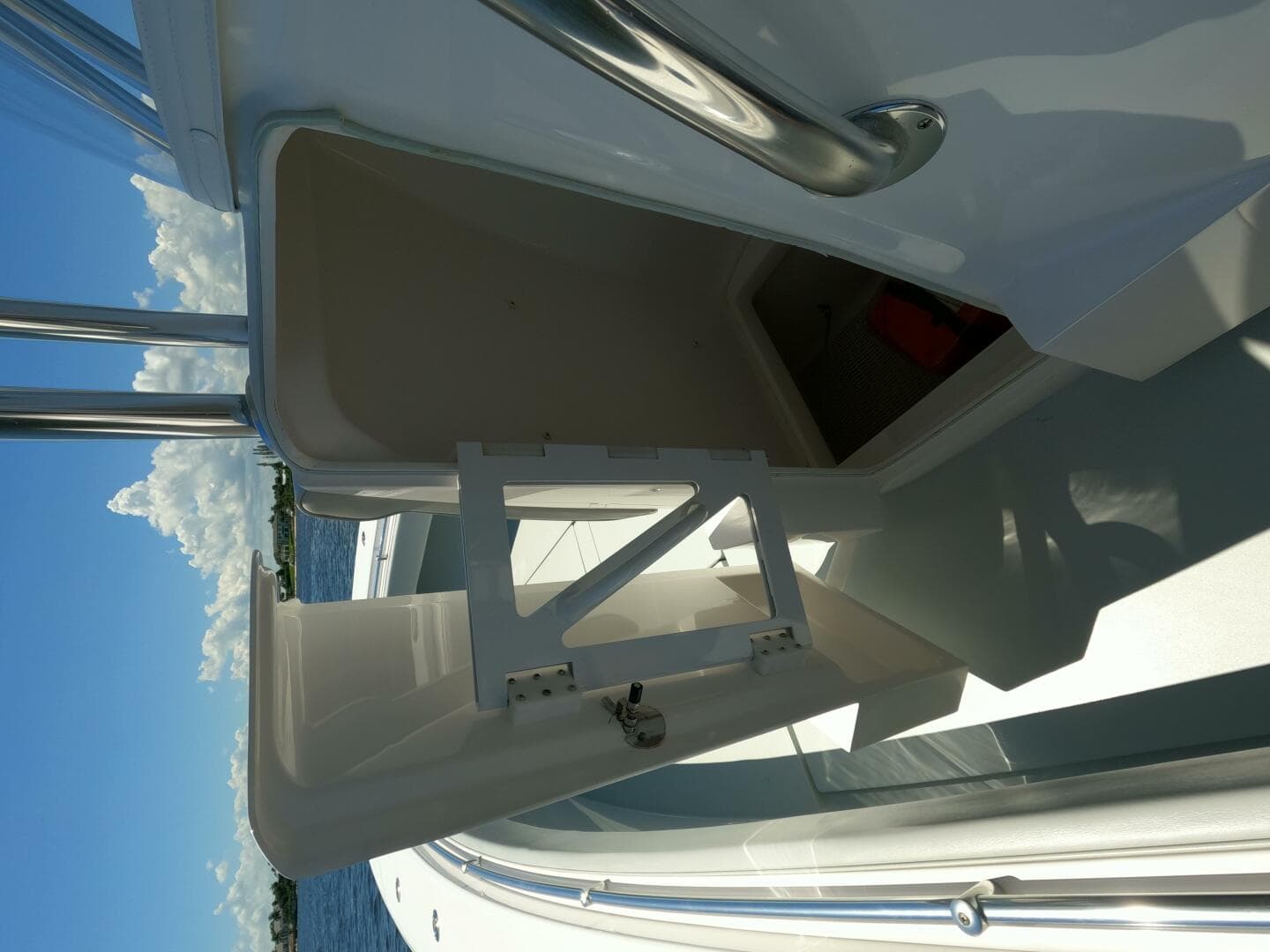 2018 Contender 32 ST — photo 10