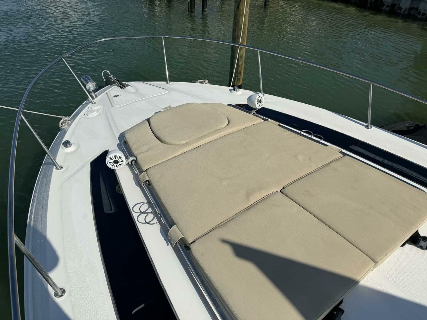2016 Sea Ray 350 Sundancer — photo 21
