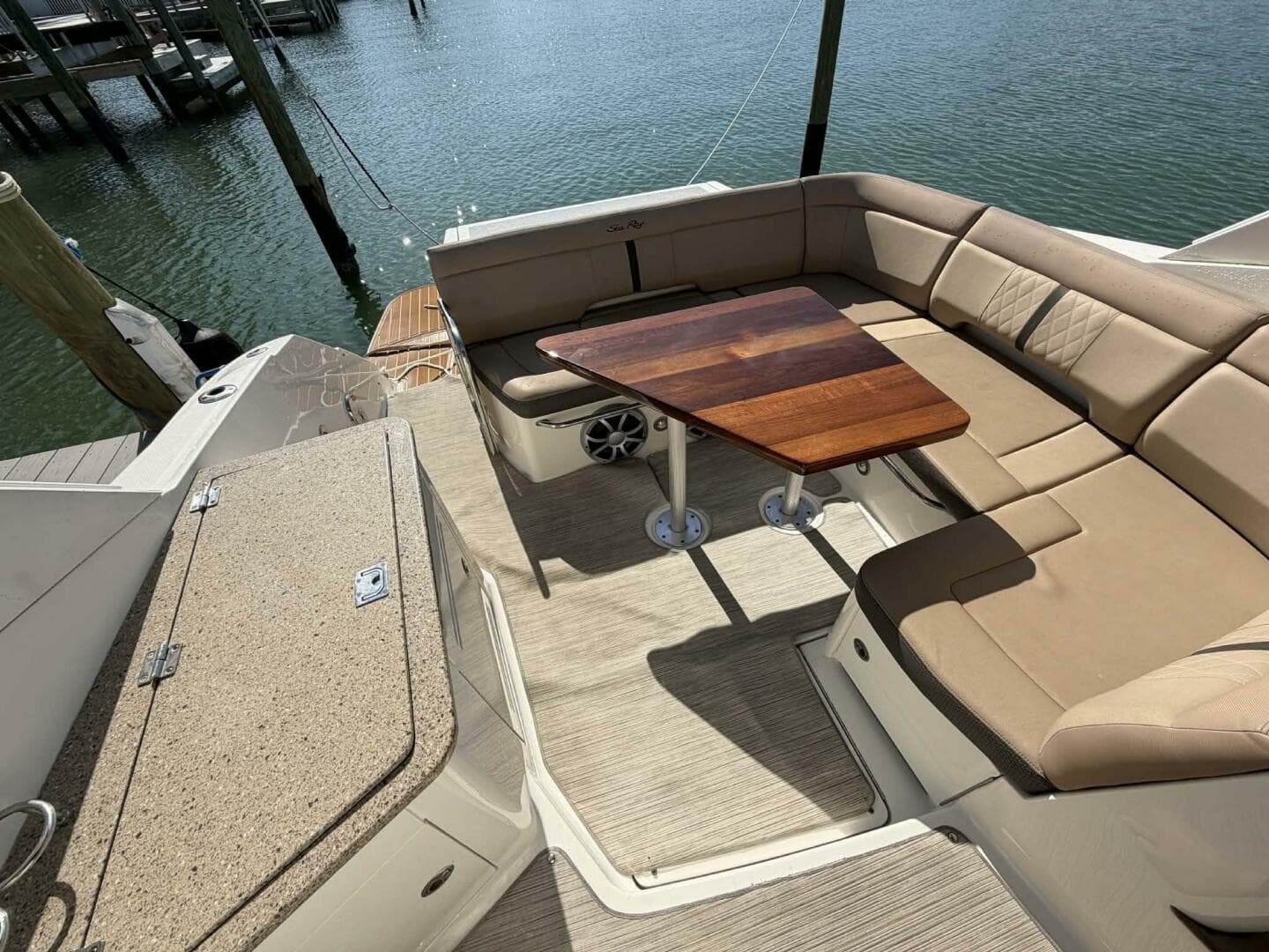 2016 Sea Ray 350 Sundancer — photo 24