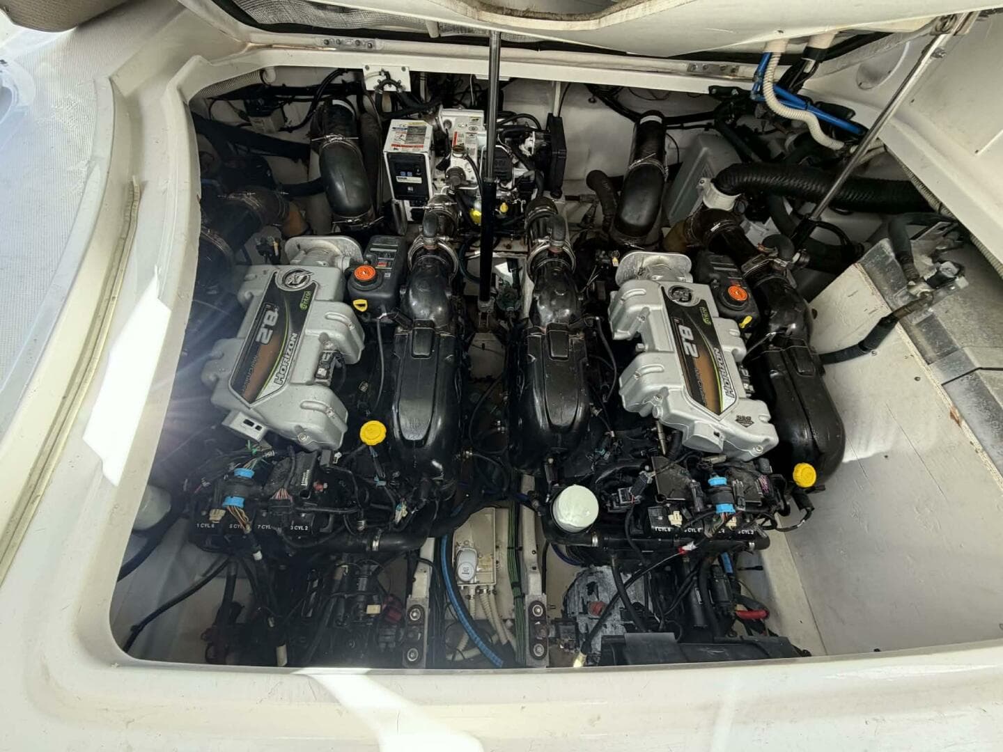 2016 Sea Ray 350 Sundancer — photo 54