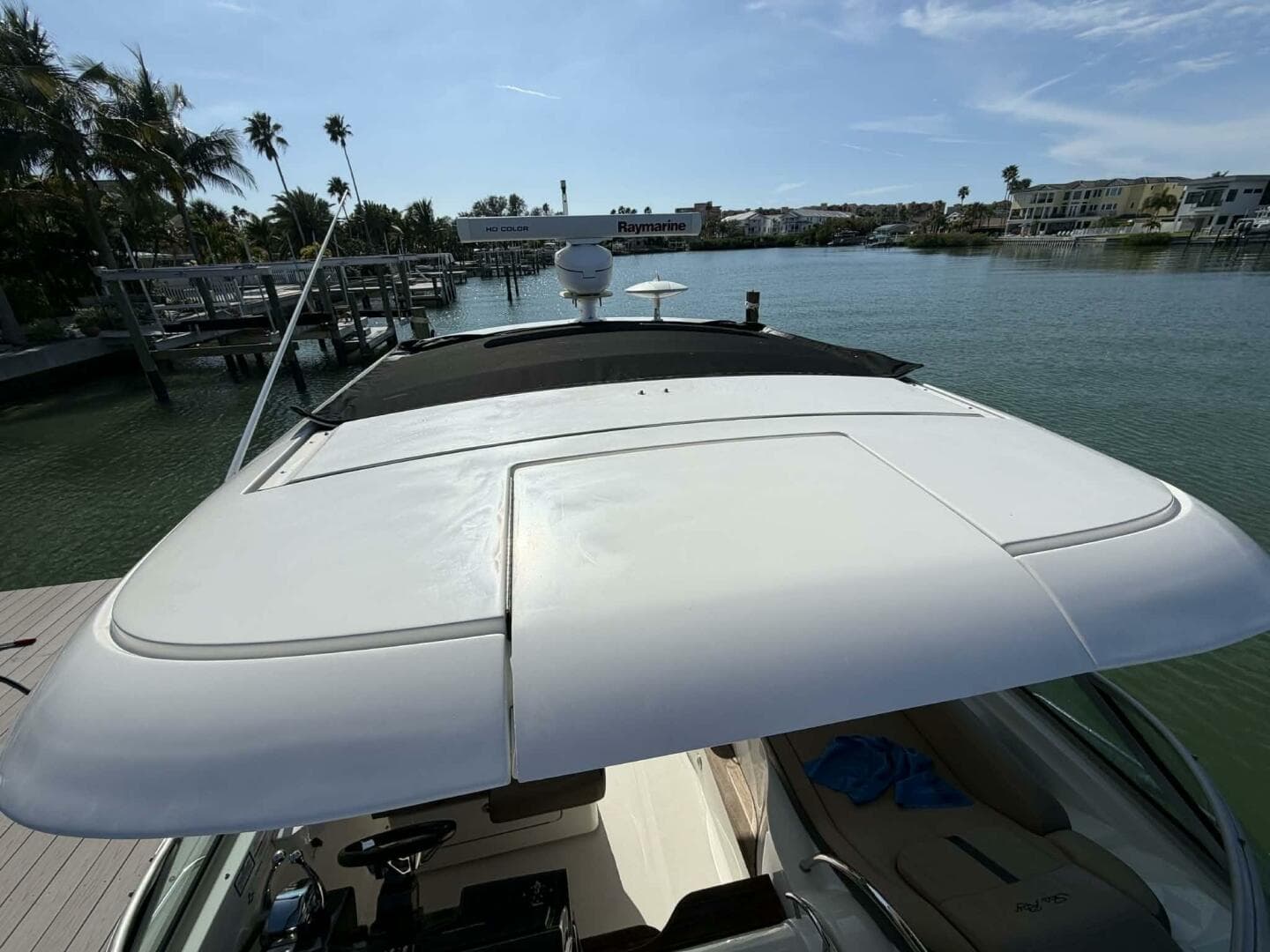 2016 Sea Ray 350 Sundancer — photo 17