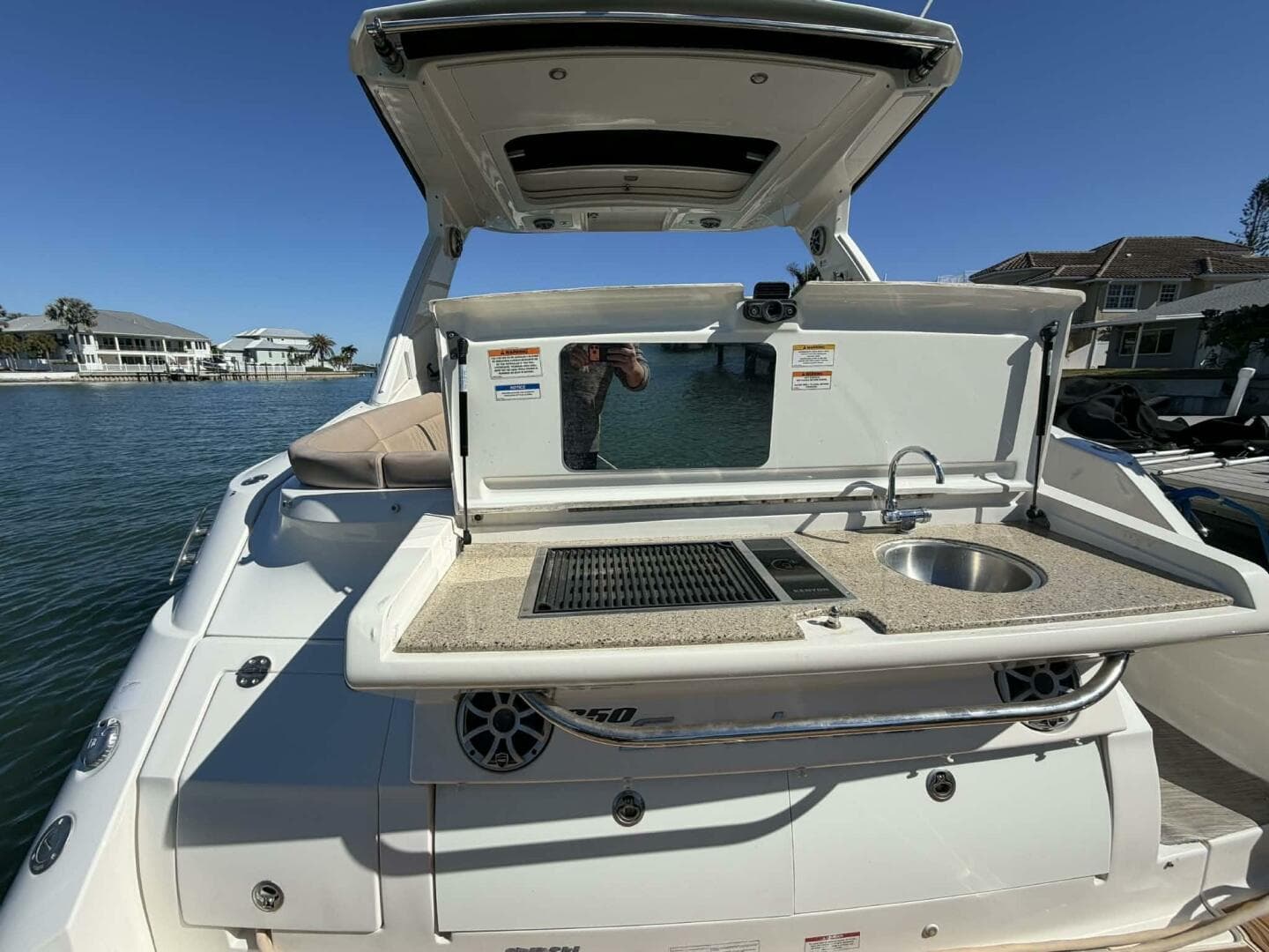 2016 Sea Ray 350 Sundancer — photo 36