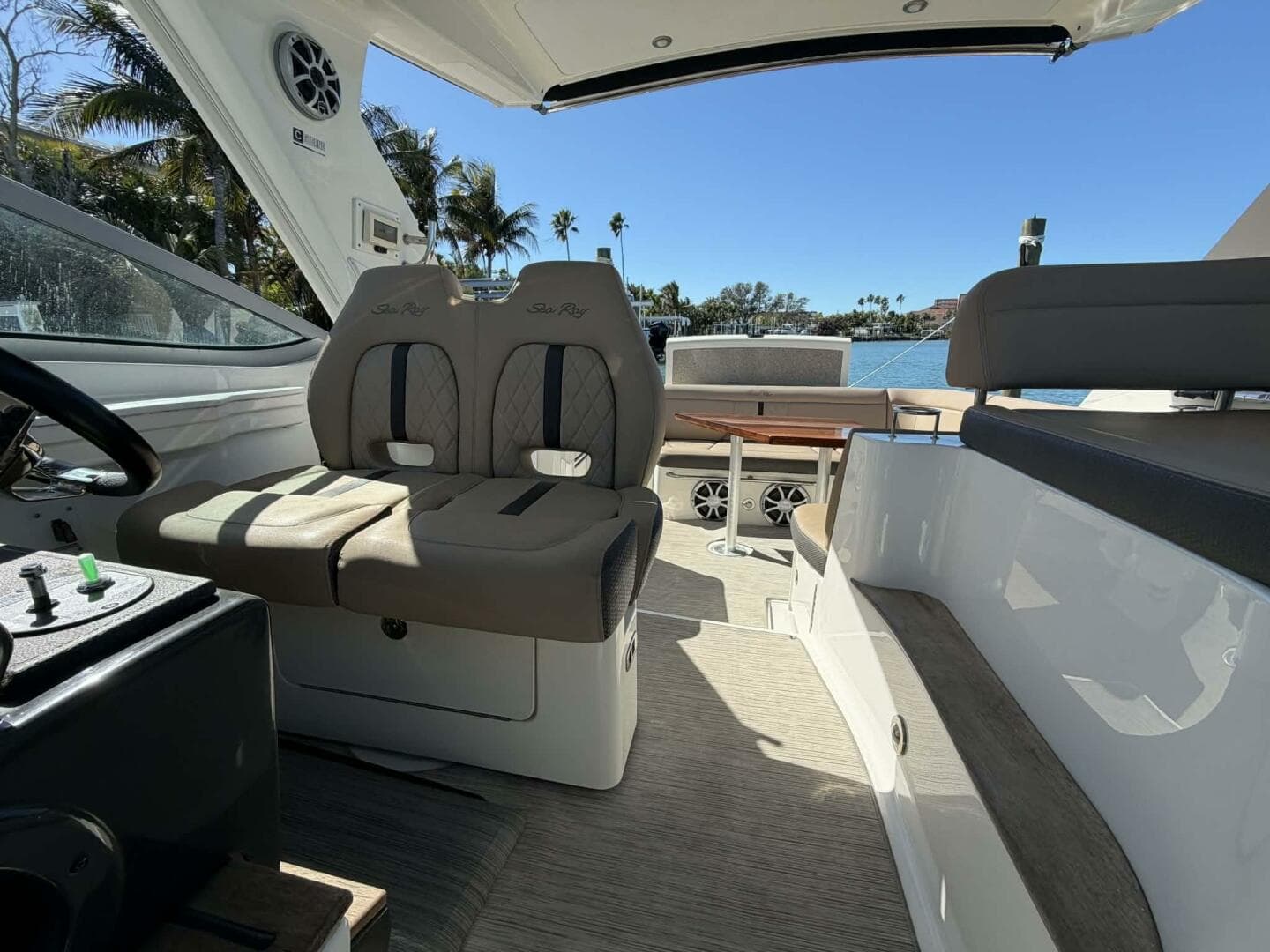 2016 Sea Ray 350 Sundancer — photo 30