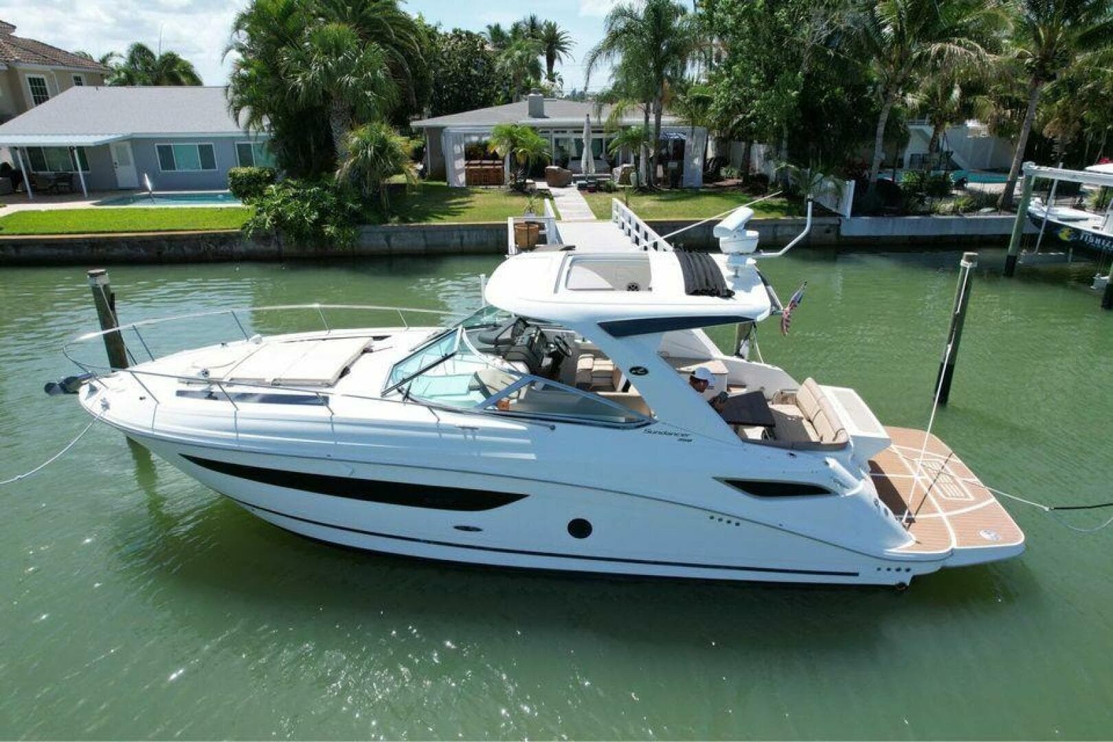 2016 Sea Ray 350 Sundancer — photo 5