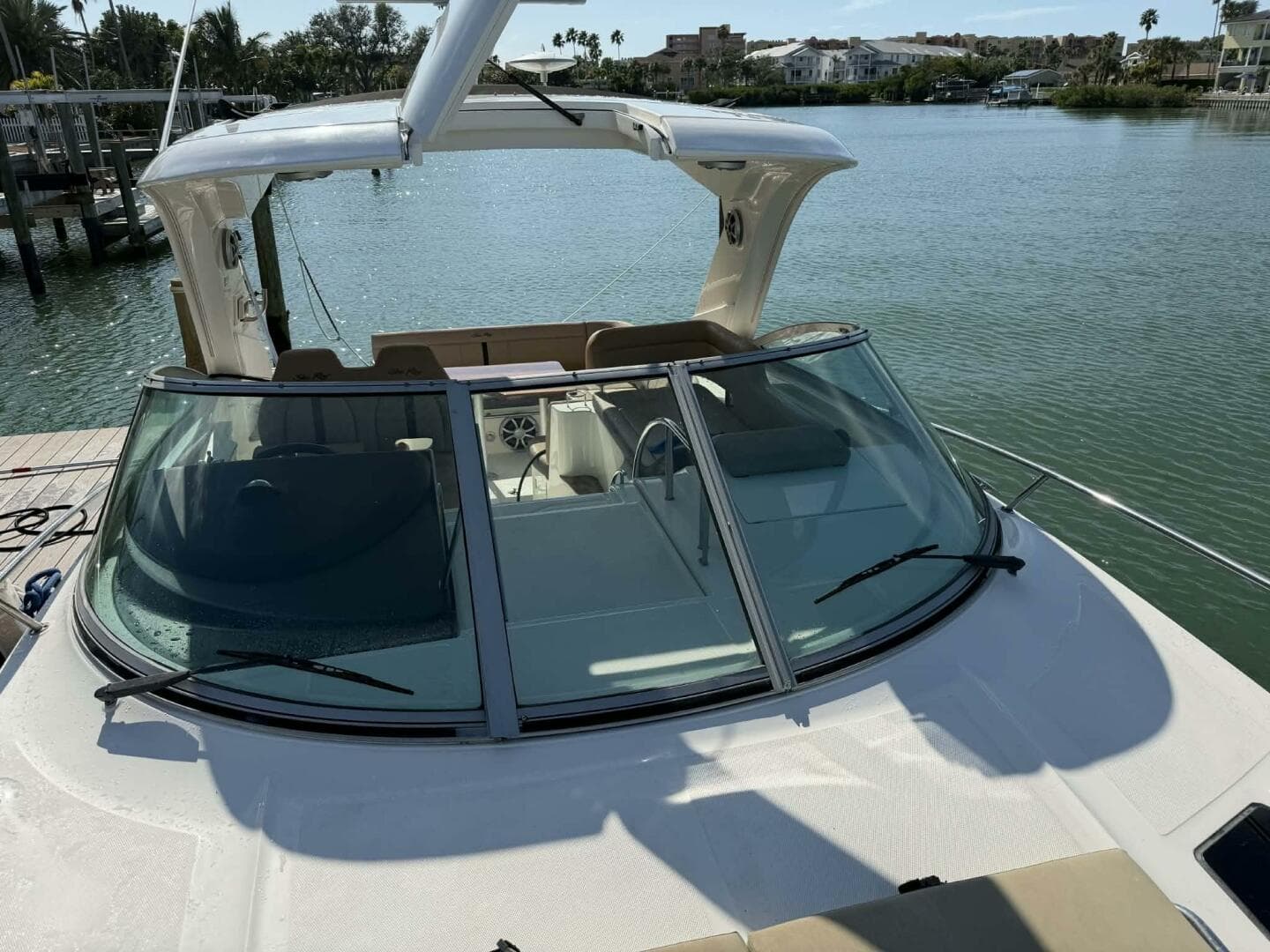 2016 Sea Ray 350 Sundancer — photo 18