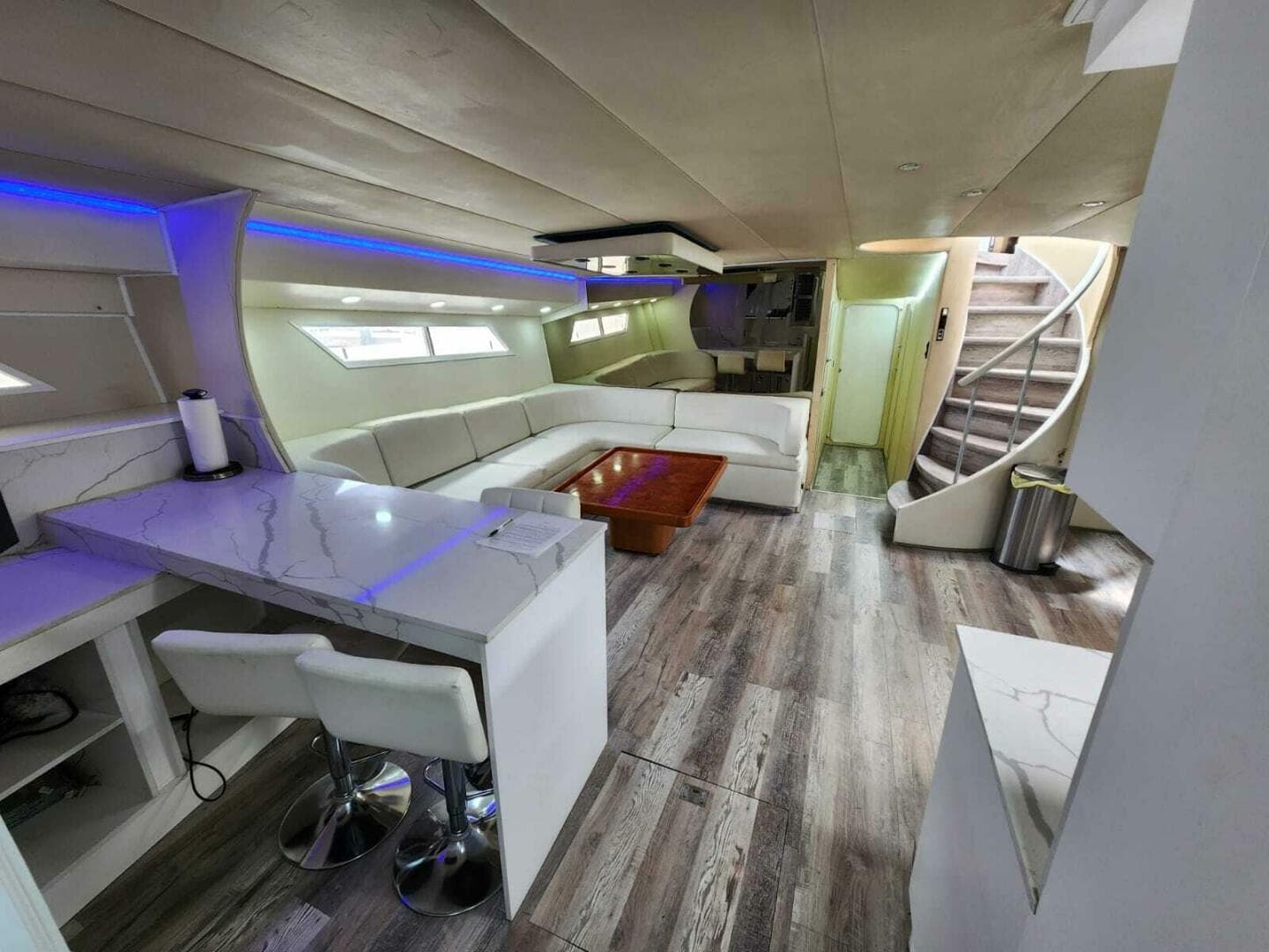 1984 Infiniti Express — photo 36