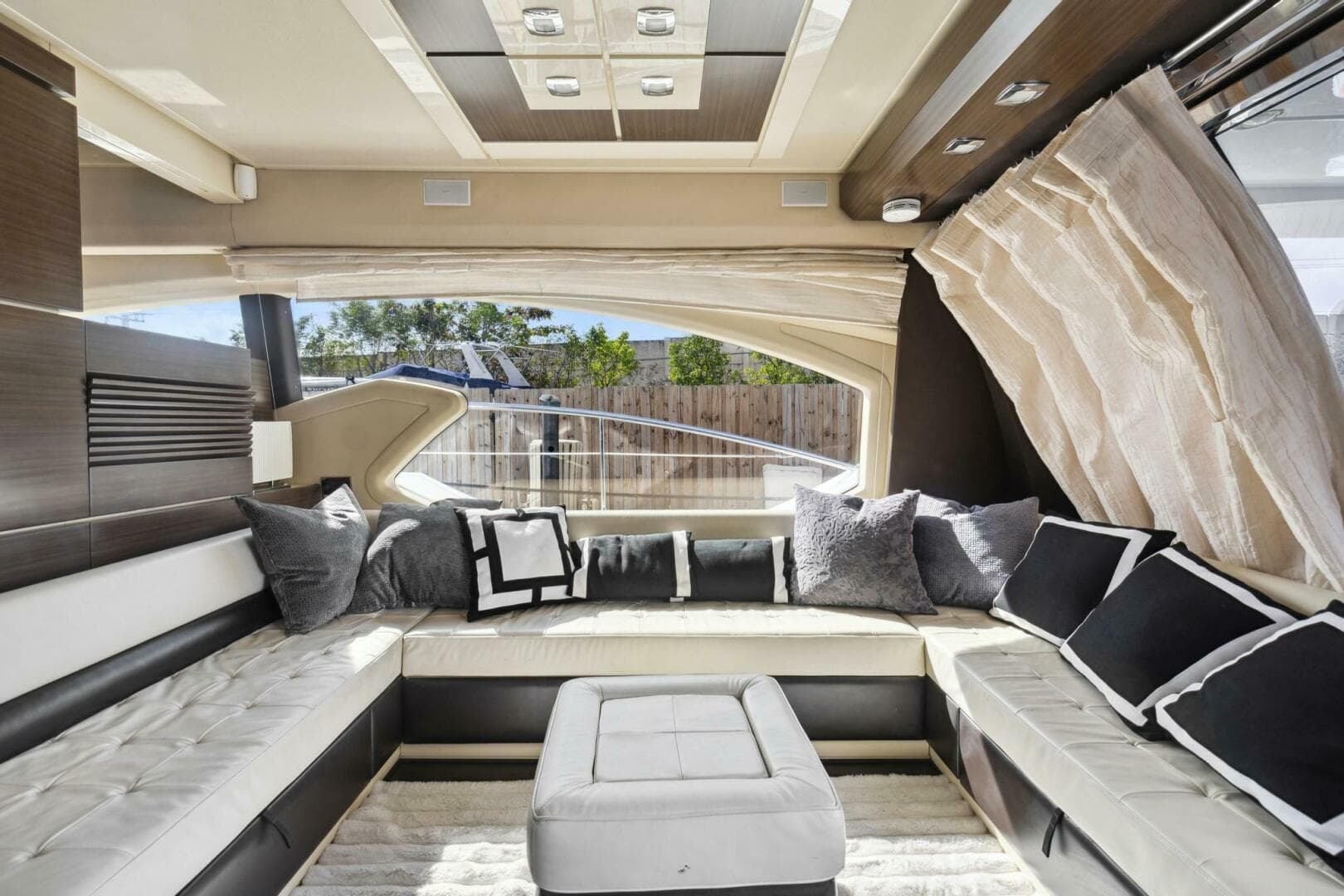2013 Azimut 70 — photo 26