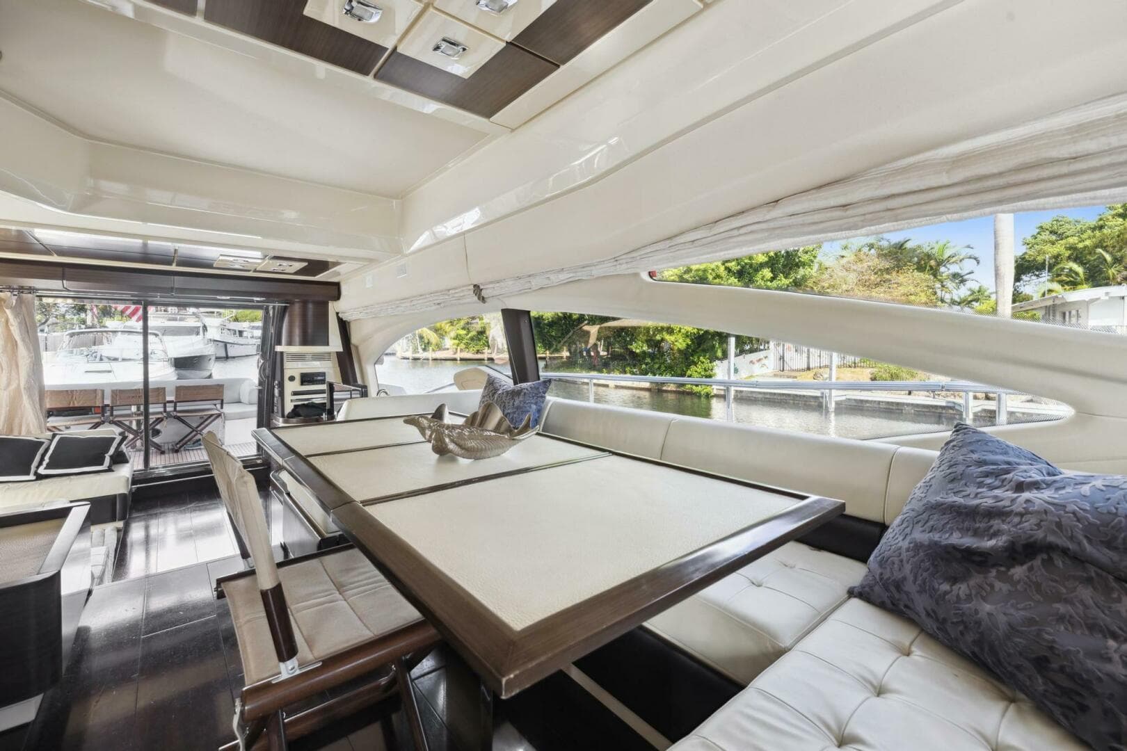 2013 Azimut 70 — photo 32