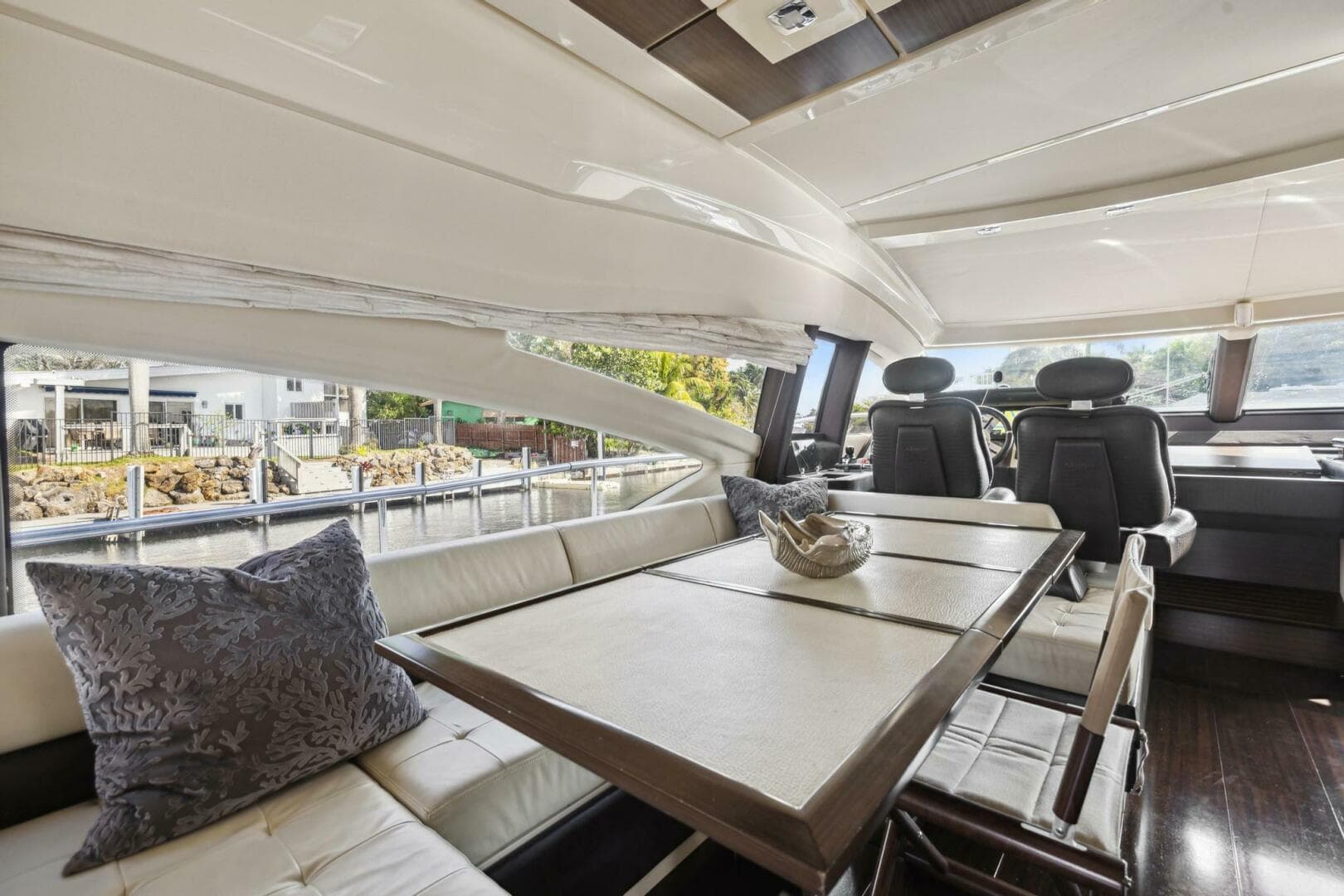 2013 Azimut 70 — photo 33