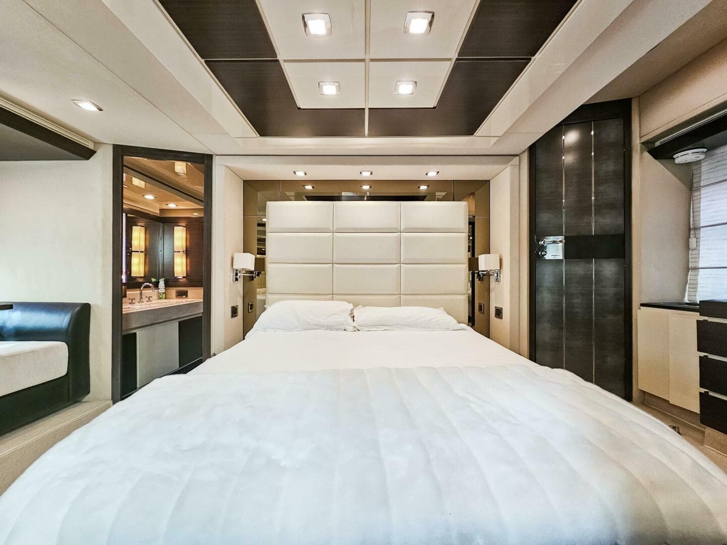 2013 Azimut 70 — photo 37