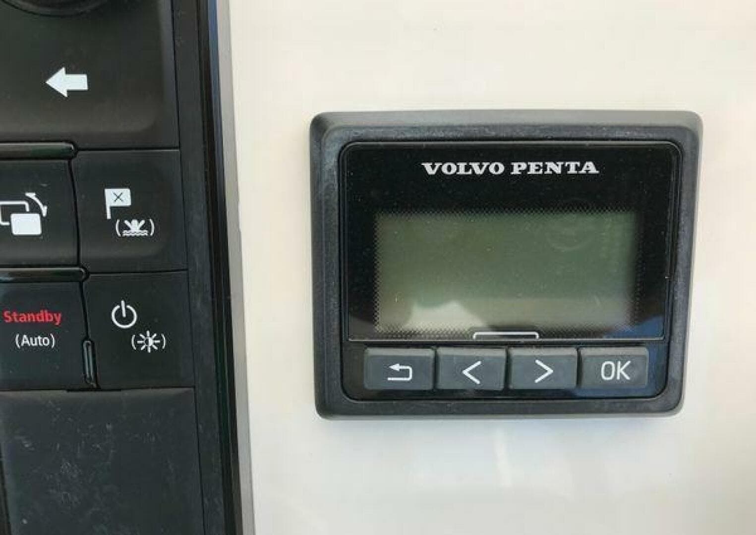 2017 Sumerset Houseboat — photo 45