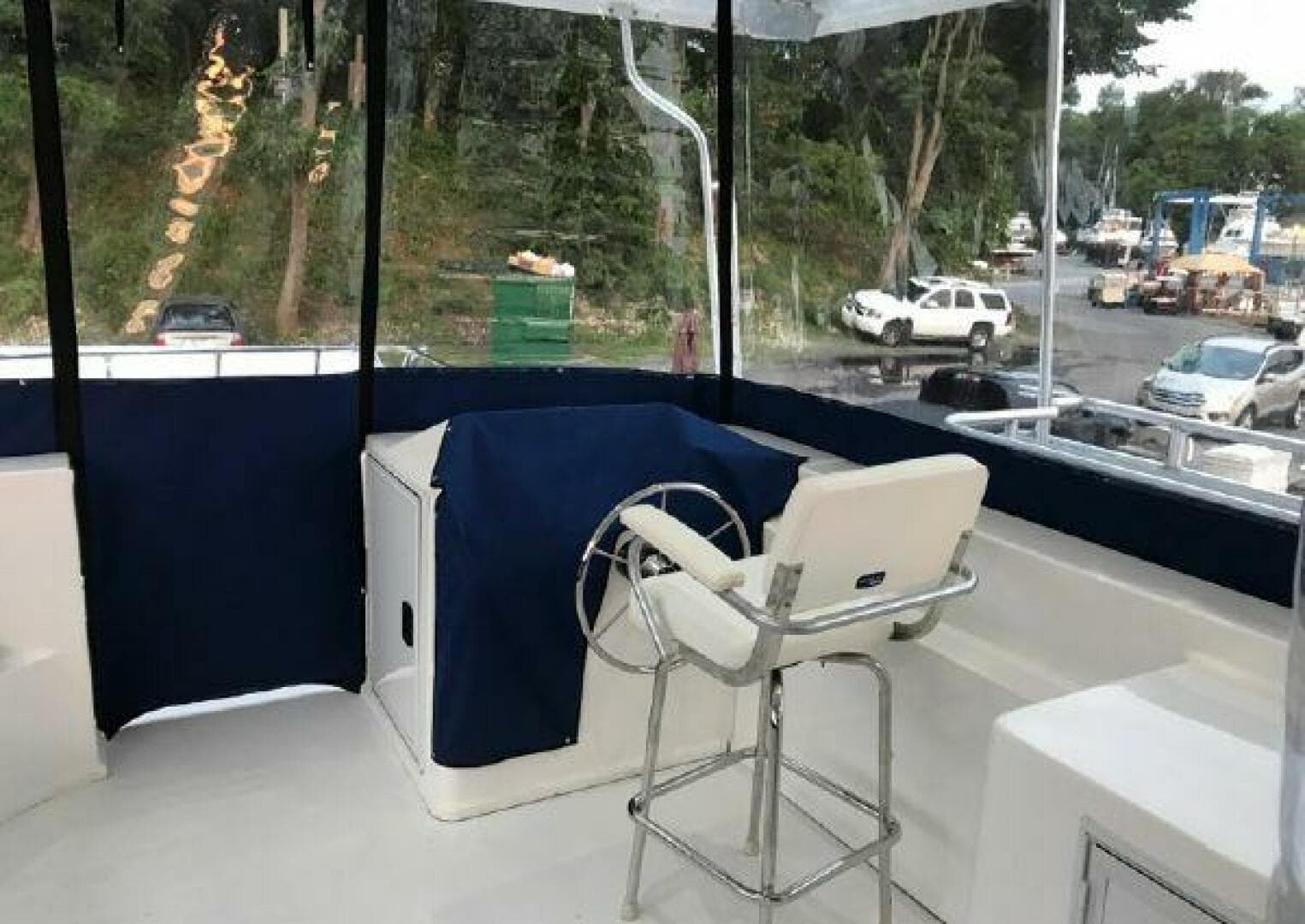 2017 Sumerset Houseboat — photo 40