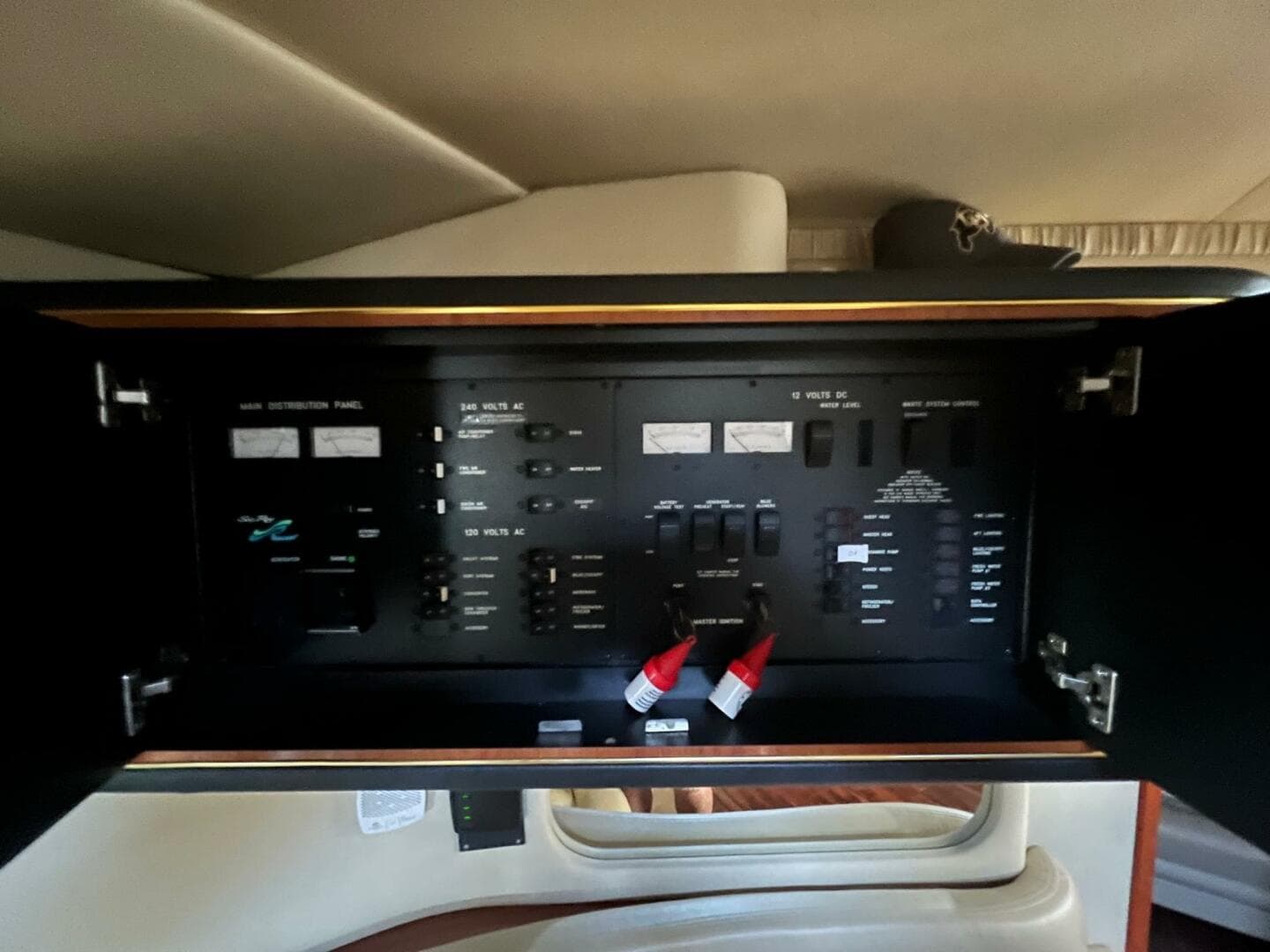 2002 Sea Ray 460 Sundancer — photo 25