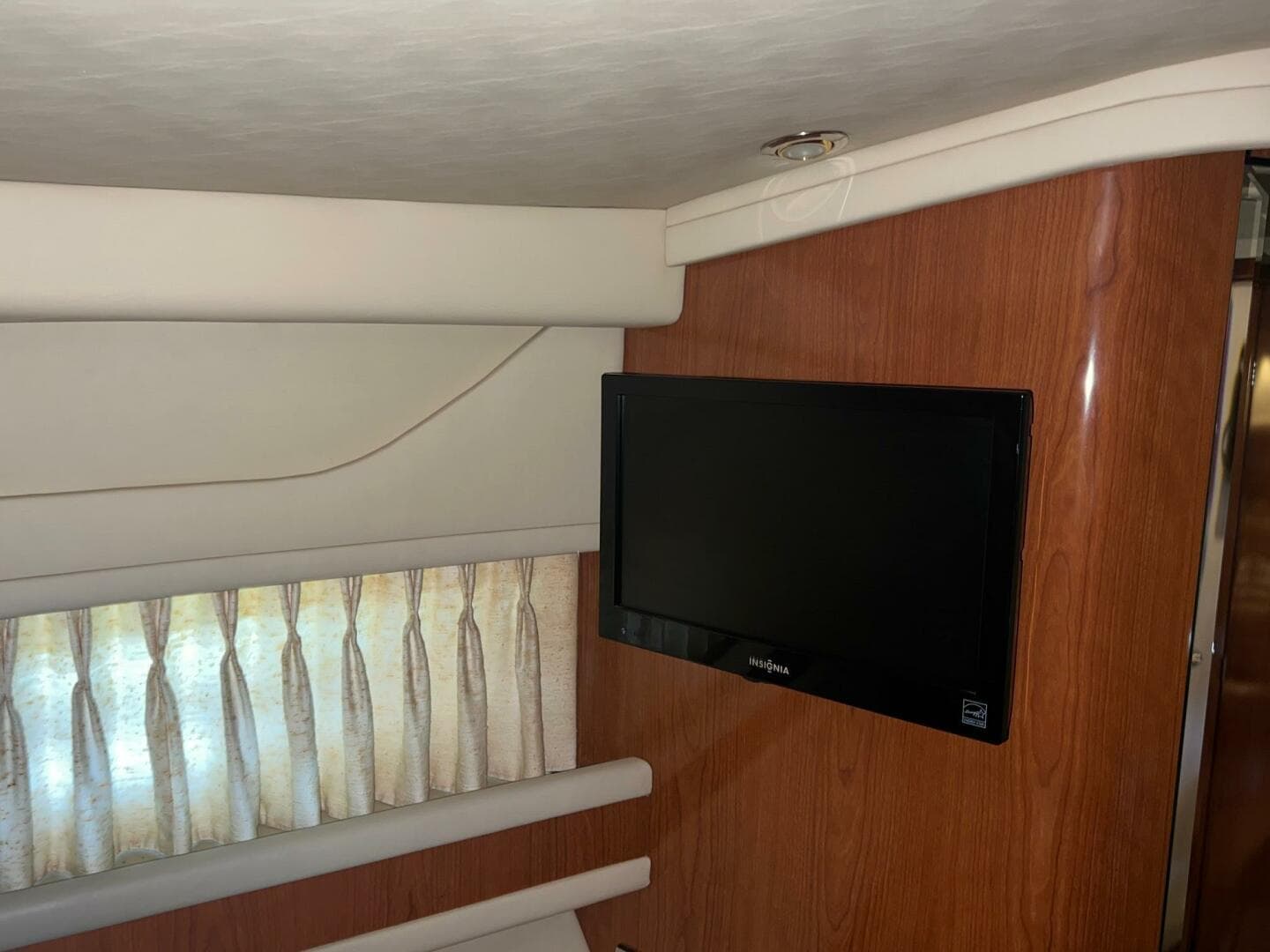 2002 Sea Ray 460 Sundancer — photo 58