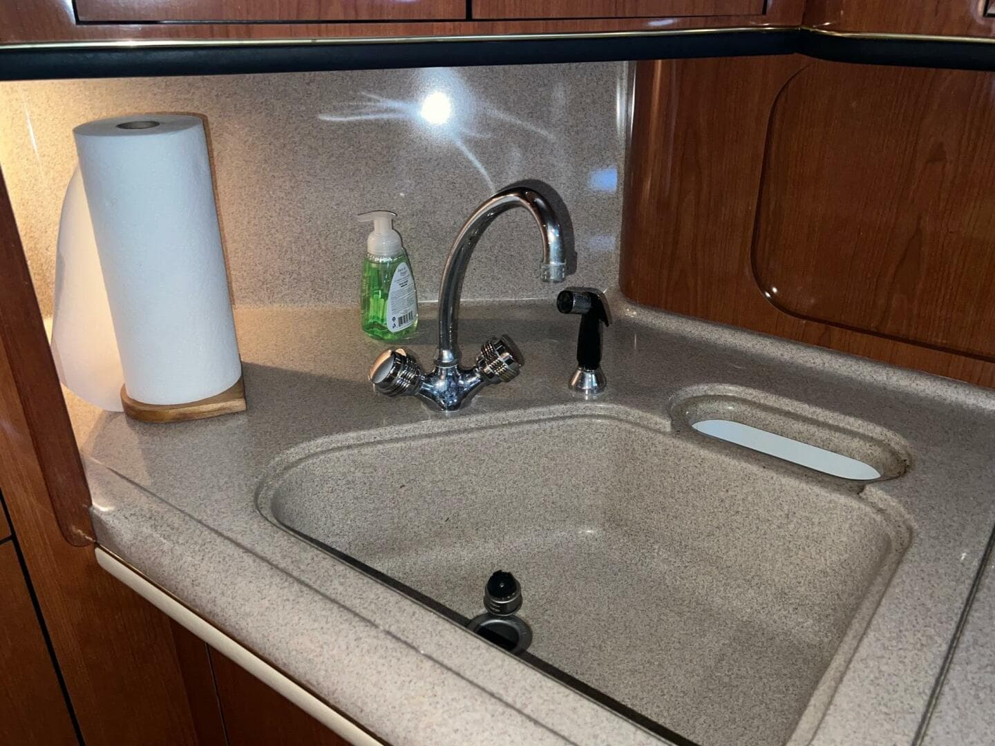 2002 Sea Ray 460 Sundancer — photo 35