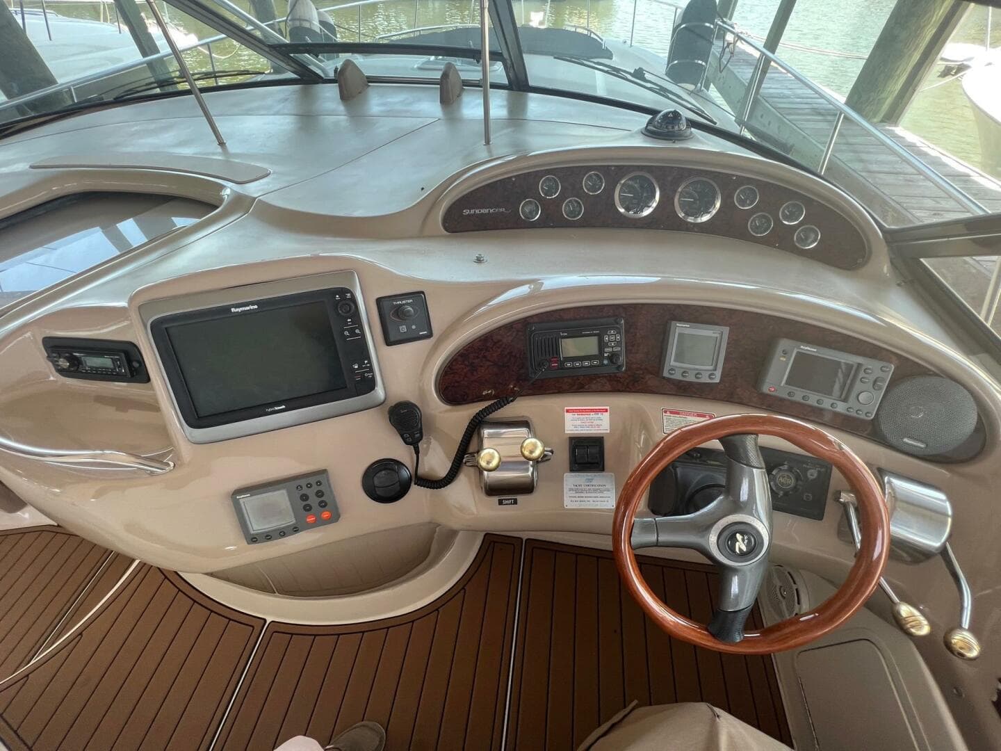 2002 Sea Ray 460 Sundancer — photo 14