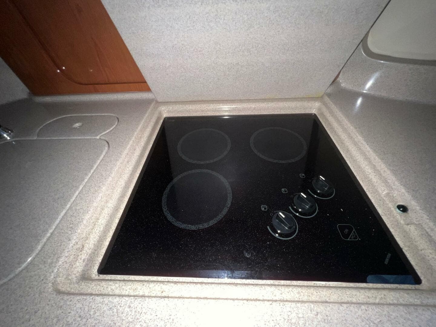 2002 Sea Ray 460 Sundancer — photo 34