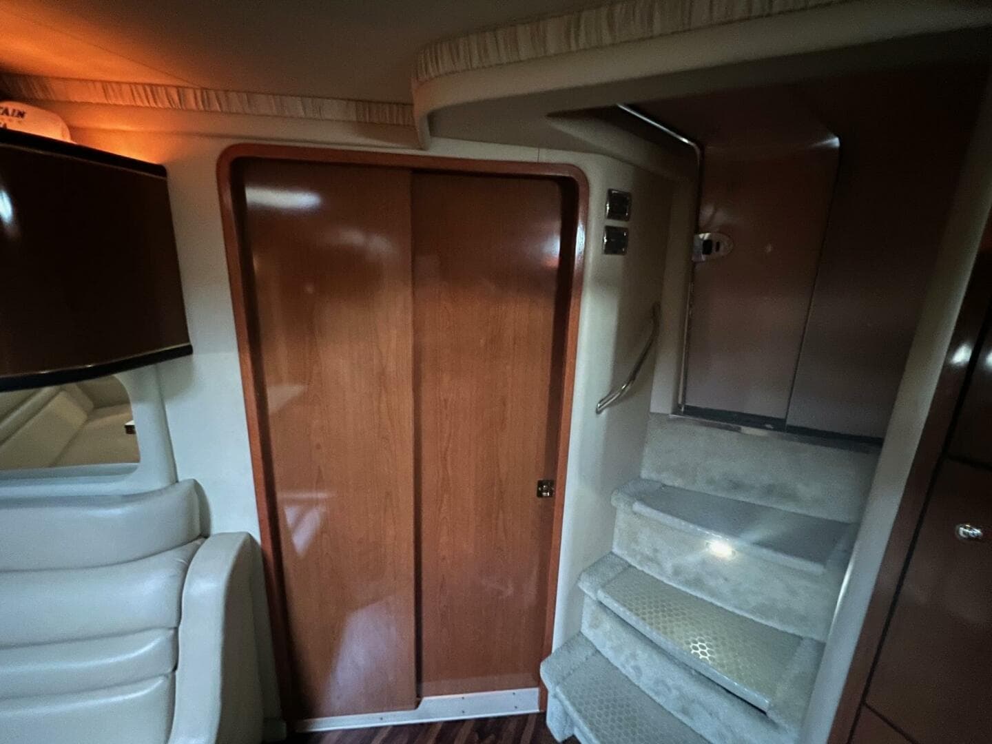 2002 Sea Ray 460 Sundancer — photo 41