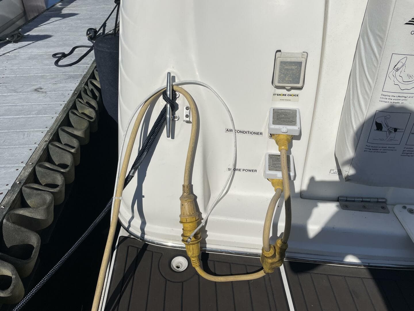 2006 Rinker Express Cruiser — photo 16