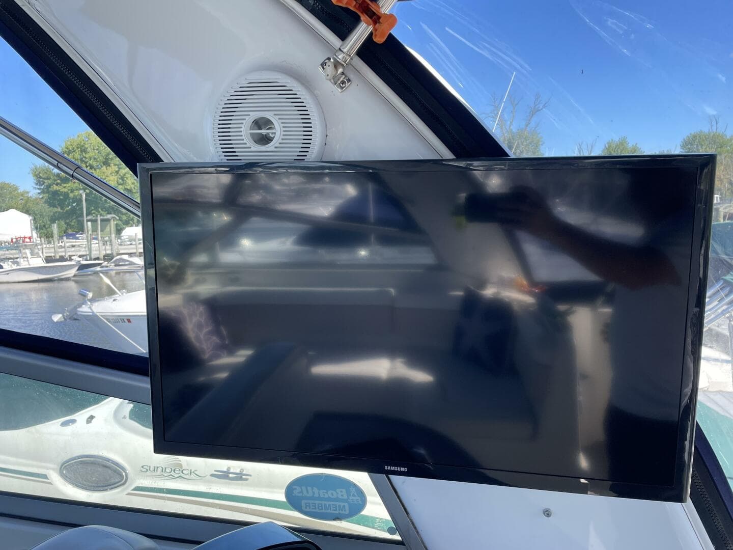 2006 Rinker Express Cruiser — photo 30