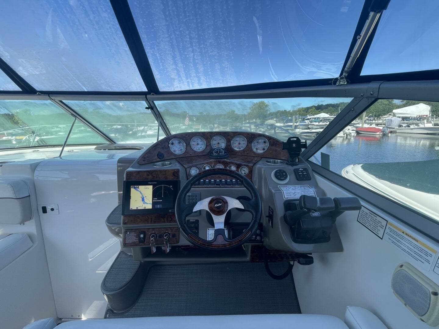 2006 Rinker Express Cruiser — photo 35