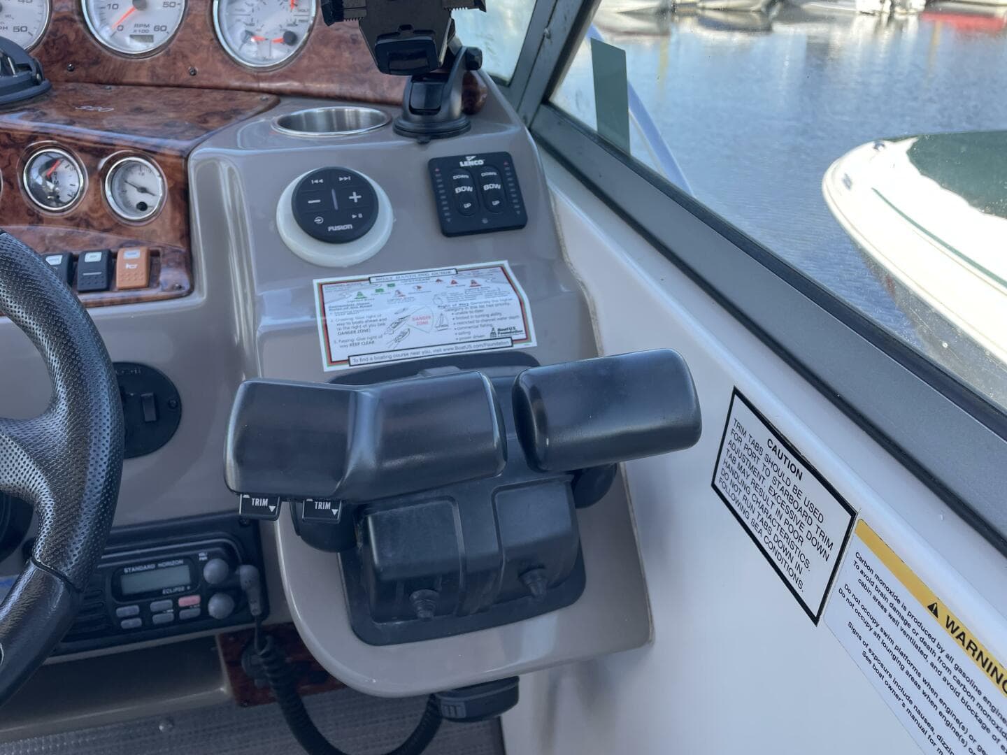 2006 Rinker Express Cruiser — photo 37