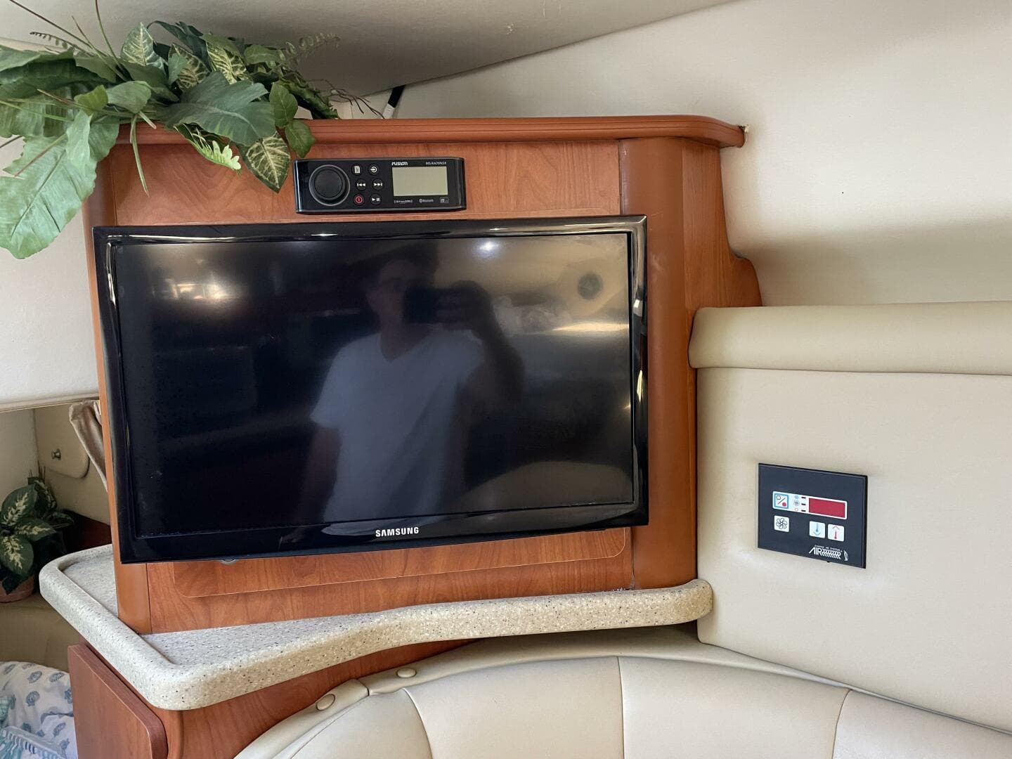 2006 Rinker Express Cruiser — photo 49