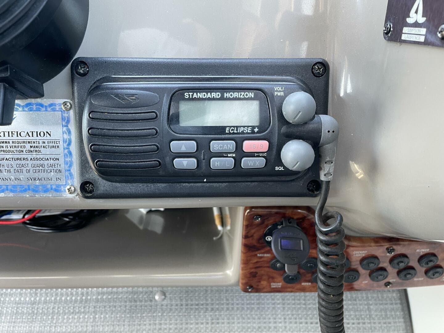 2006 Rinker Express Cruiser — photo 36