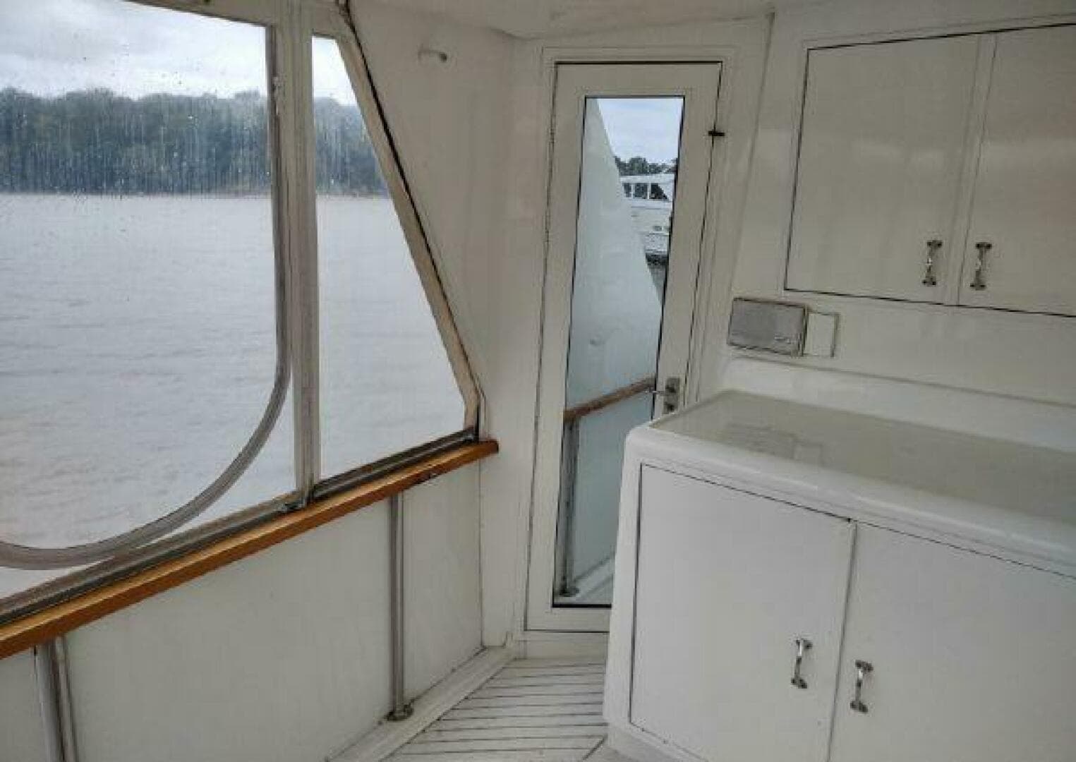 1996 Hatteras 50 Sport Deck — photo 85