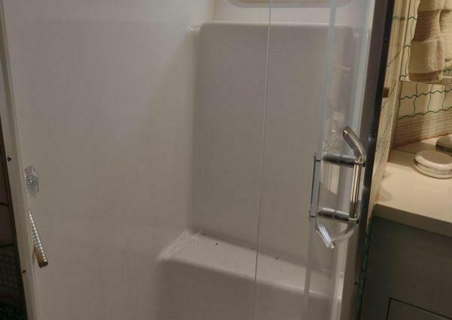 1996 Hatteras 50 Sport Deck — photo 60