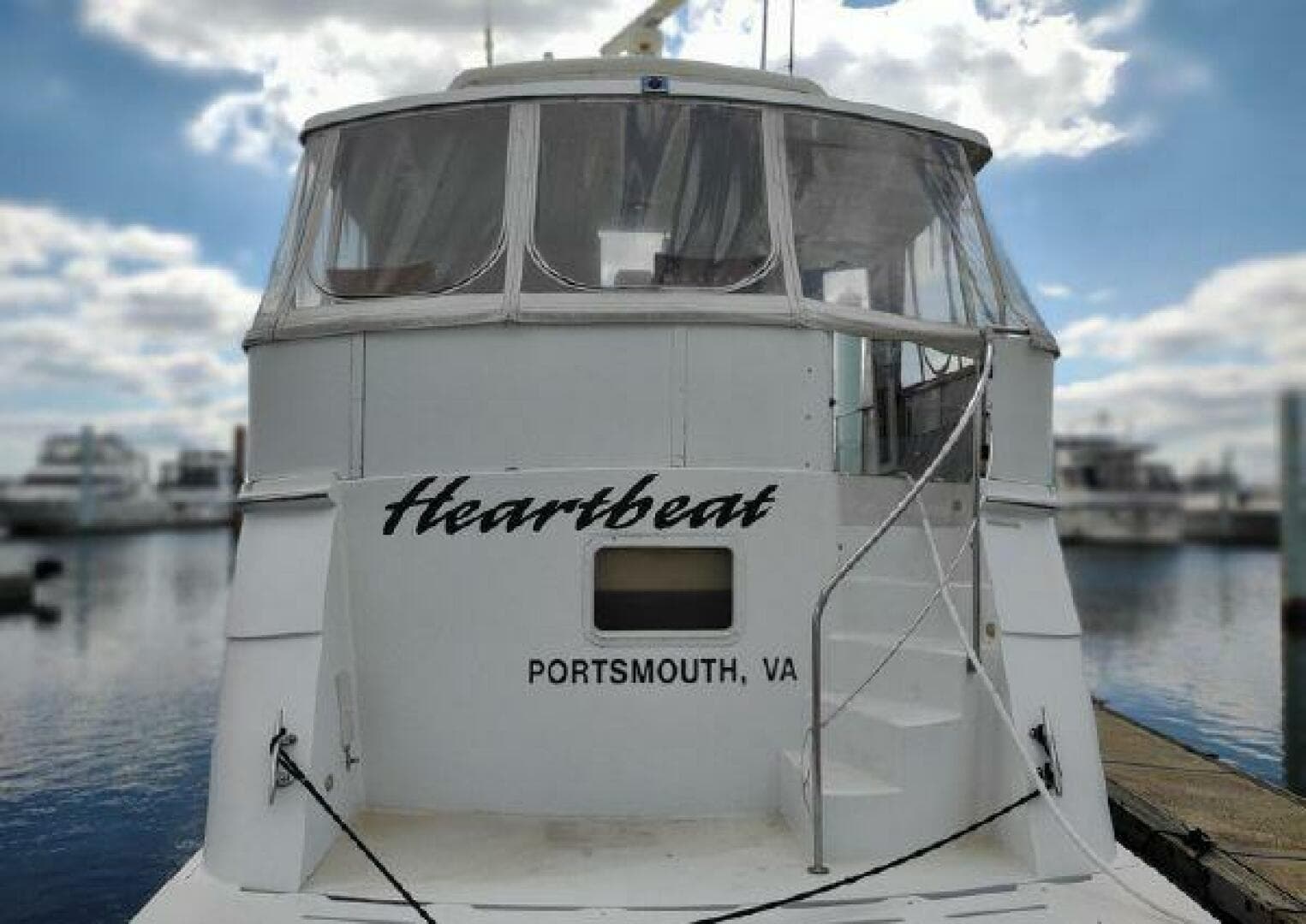 1996 Hatteras 50 Sport Deck — photo 4