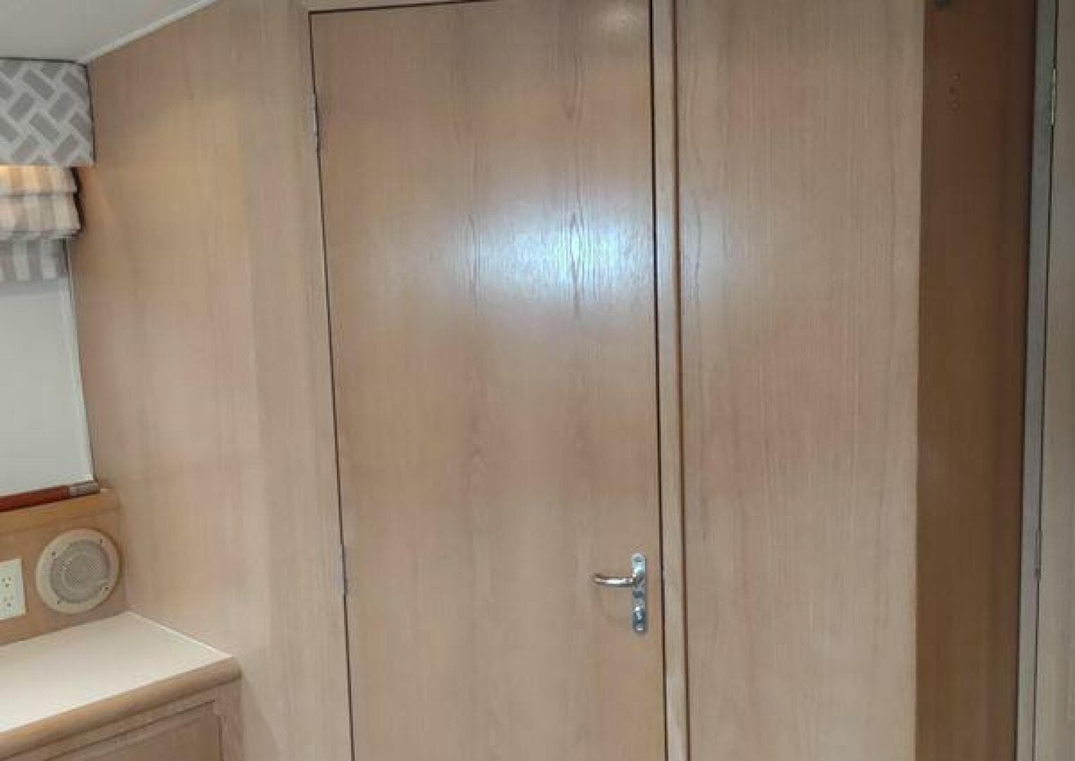 1996 Hatteras 50 Sport Deck — photo 71