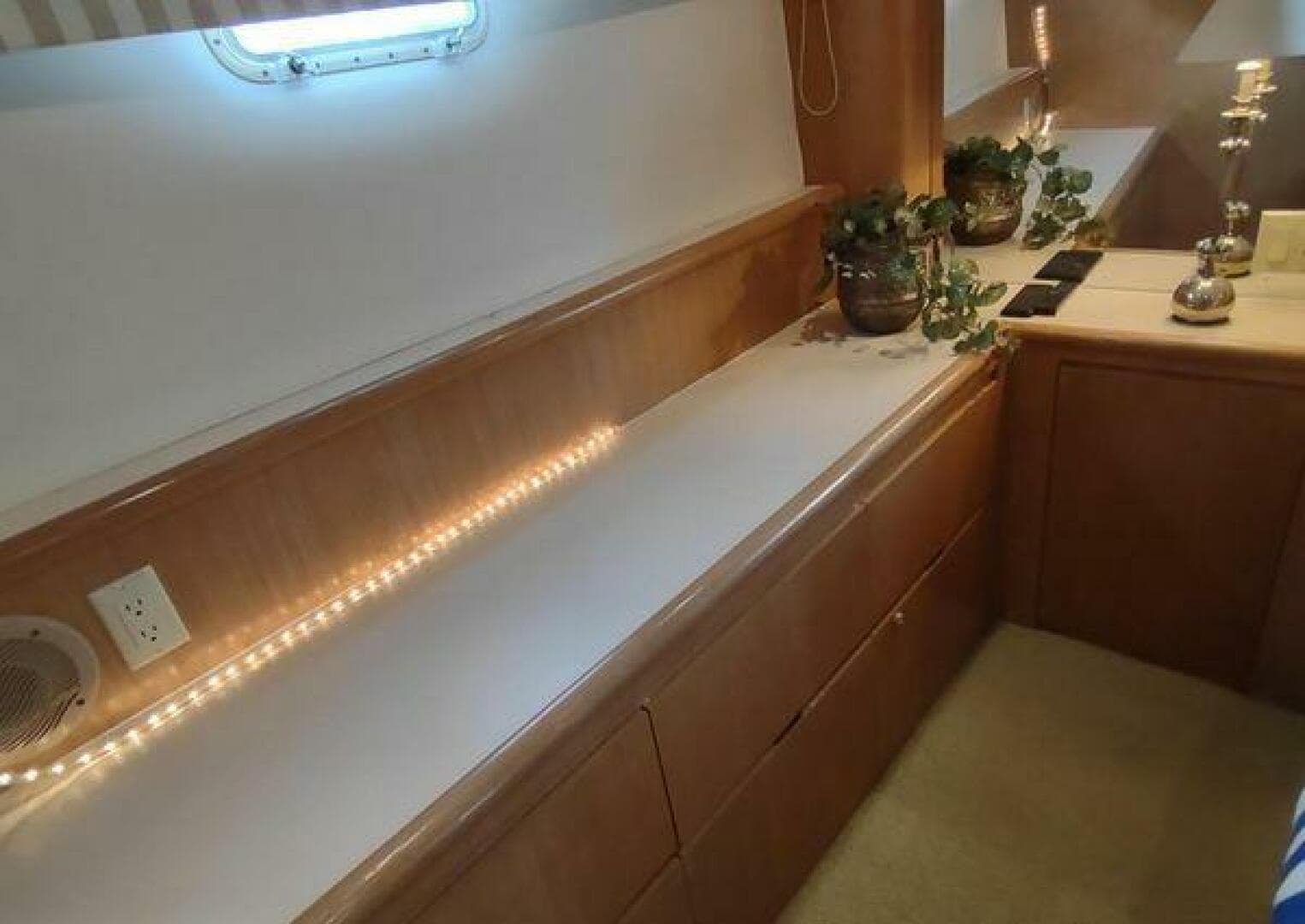 1996 Hatteras 50 Sport Deck — photo 64