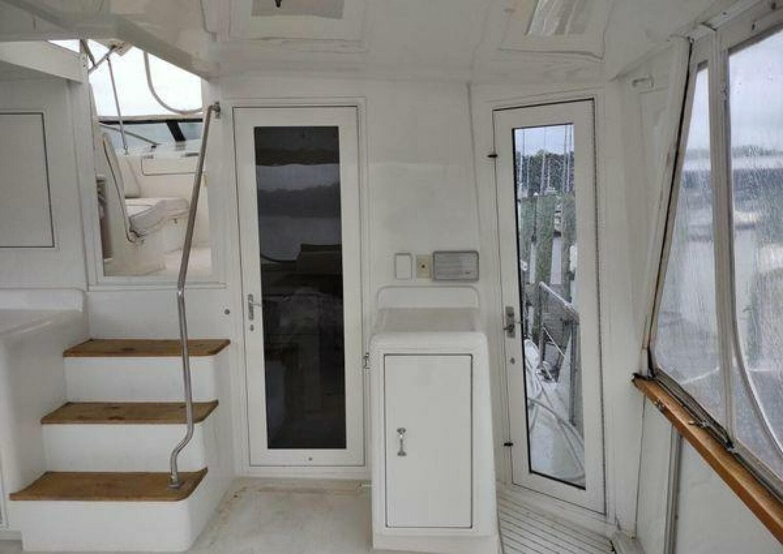 1996 Hatteras 50 Sport Deck — photo 89