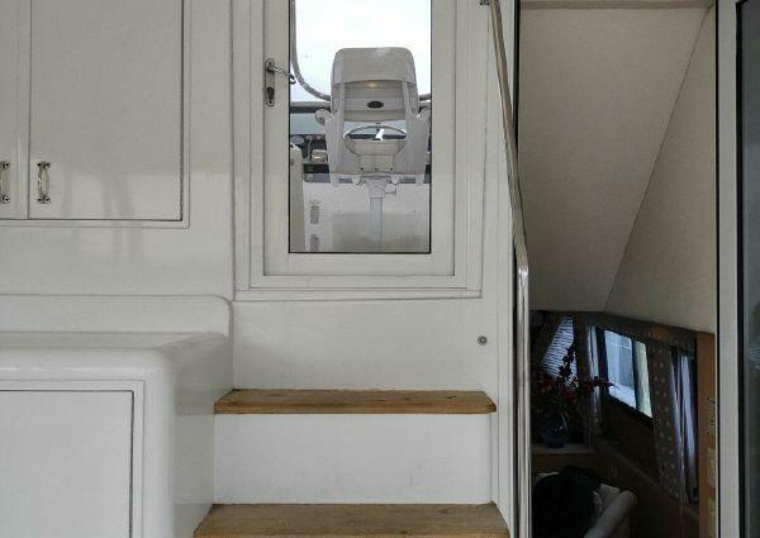 1996 Hatteras 50 Sport Deck — photo 87