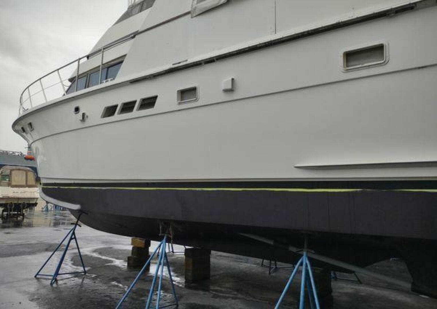 1996 Hatteras 50 Sport Deck — photo 8