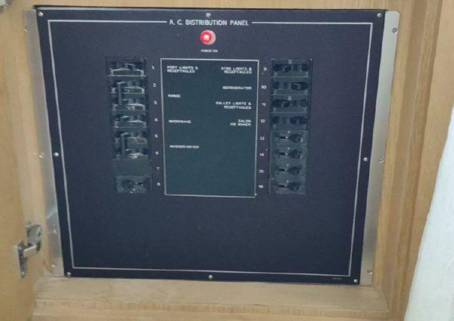 1996 Hatteras 50 Sport Deck — photo 28