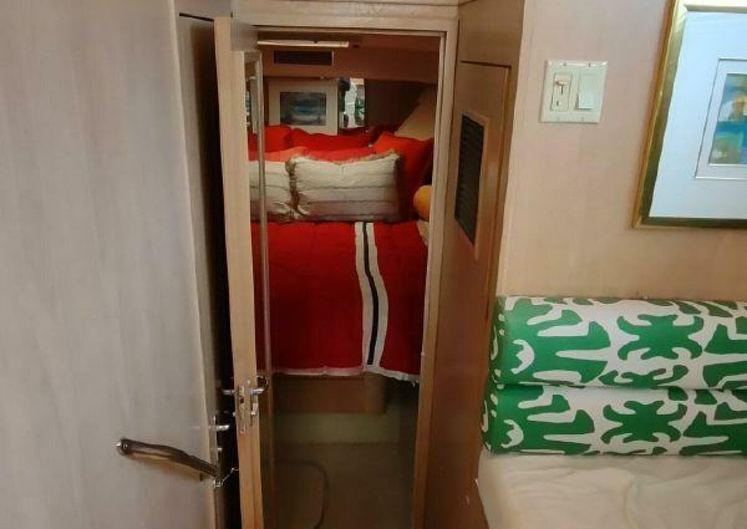 1996 Hatteras 50 Sport Deck — photo 48