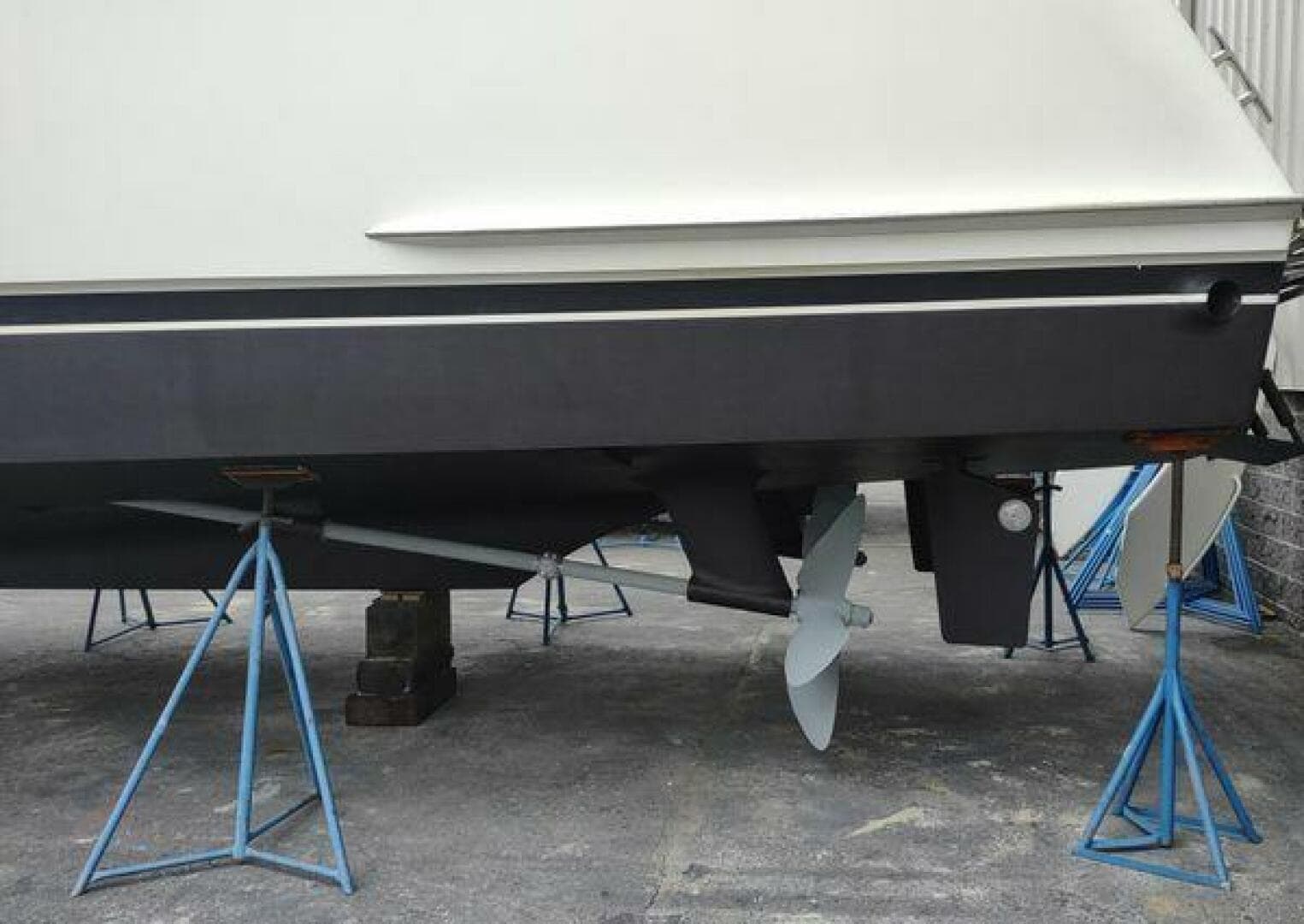 1996 Hatteras 50 Sport Deck — photo 11