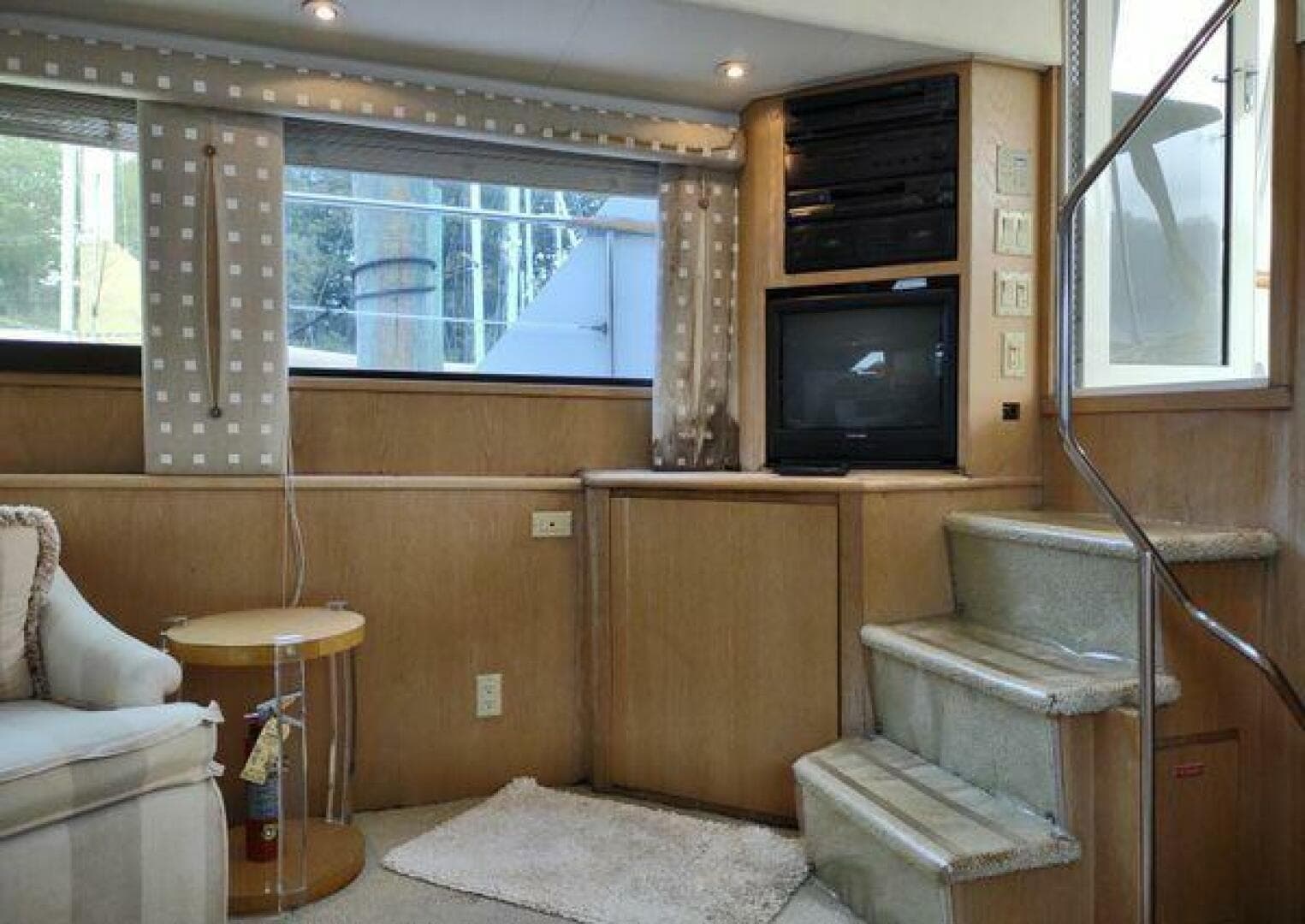 1996 Hatteras 50 Sport Deck — photo 34