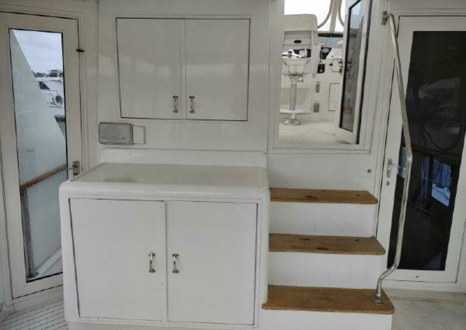 1996 Hatteras 50 Sport Deck — photo 86