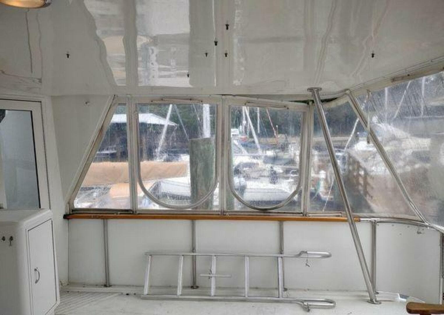 1996 Hatteras 50 Sport Deck — photo 95