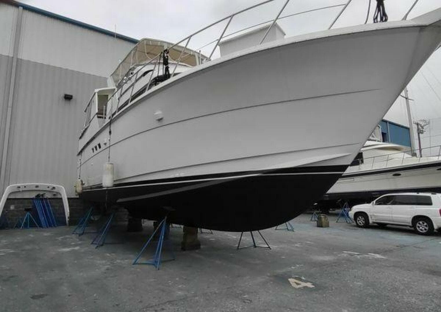 1996 Hatteras 50 Sport Deck — photo 9