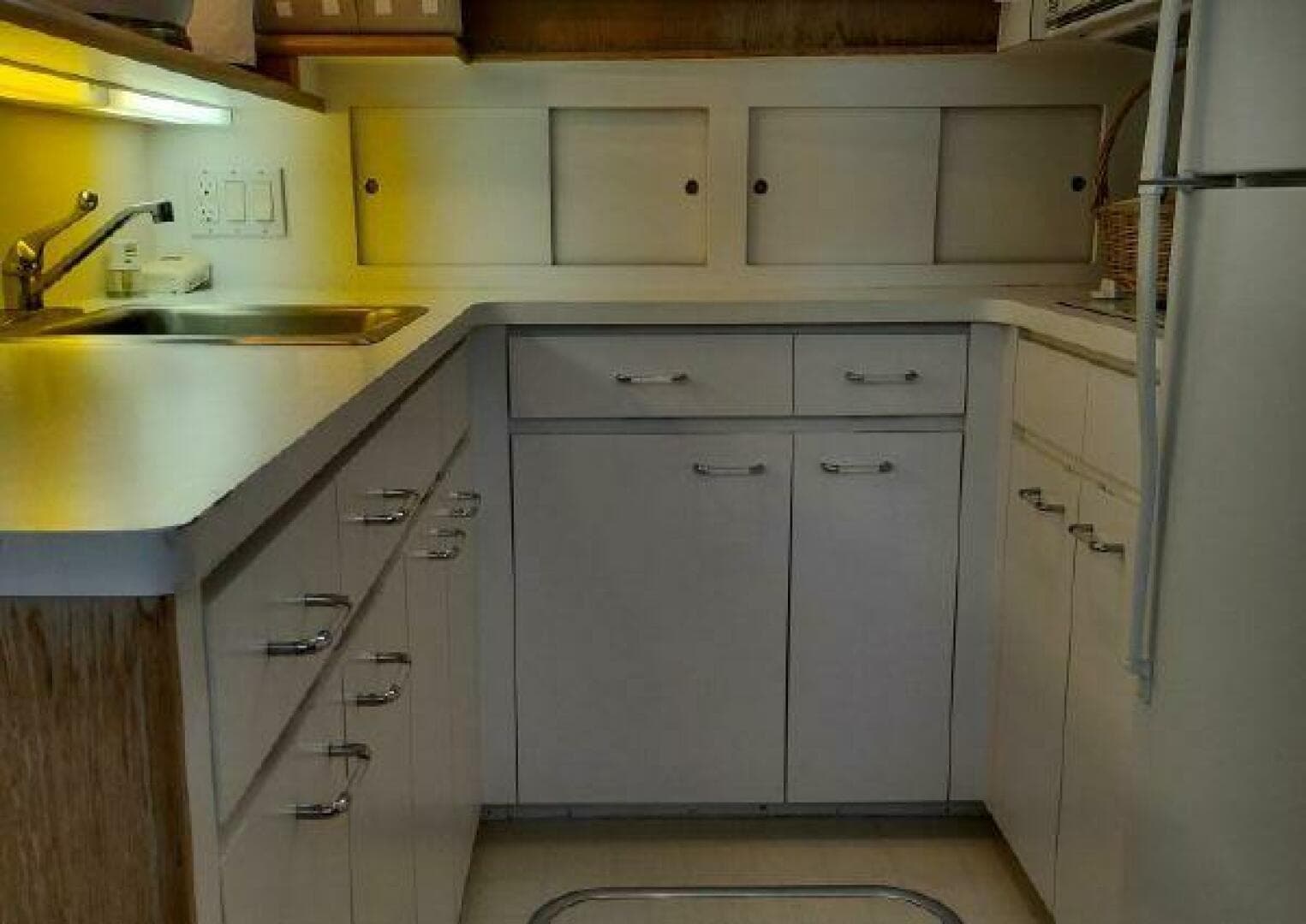 1996 Hatteras 50 Sport Deck — photo 47