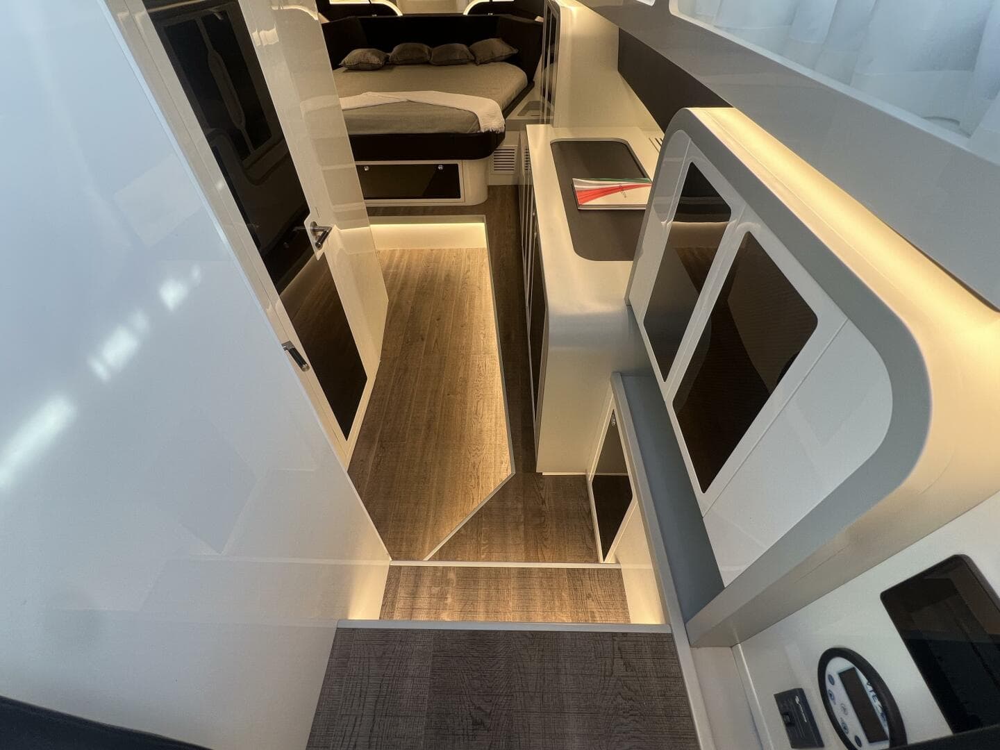 2024 Canados Gladiator 493 — photo 38