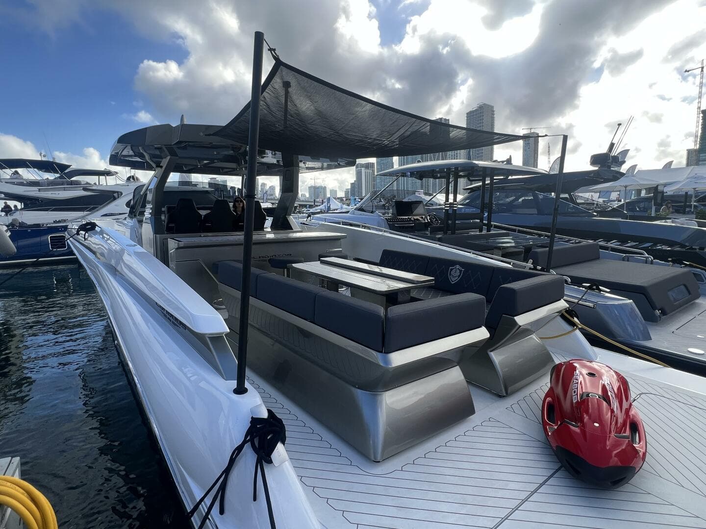 2024 Canados Gladiator 493 — photo 4