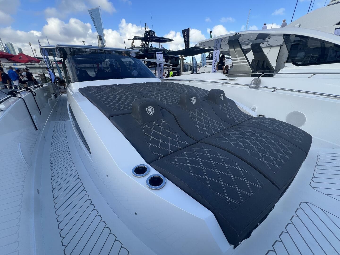 2024 Canados Gladiator 493 — photo 16