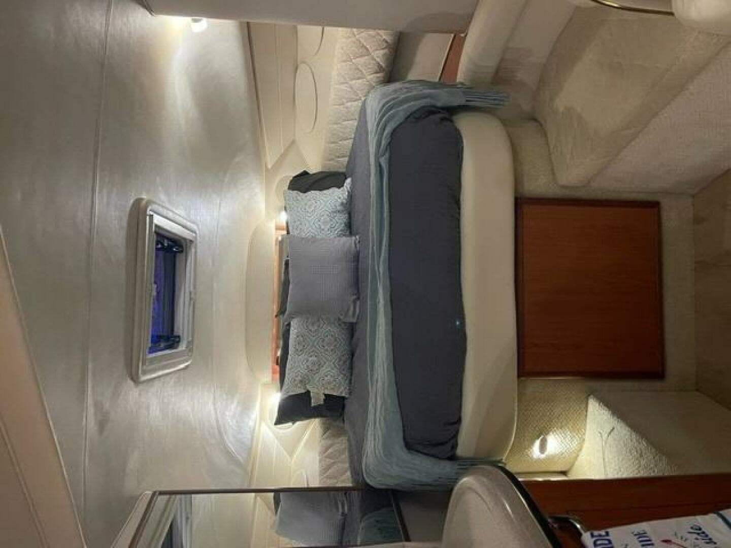 2001 Sea Ray 340 Sundancer — photo 37