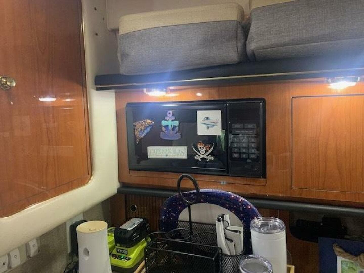 2001 Sea Ray 340 Sundancer — photo 29