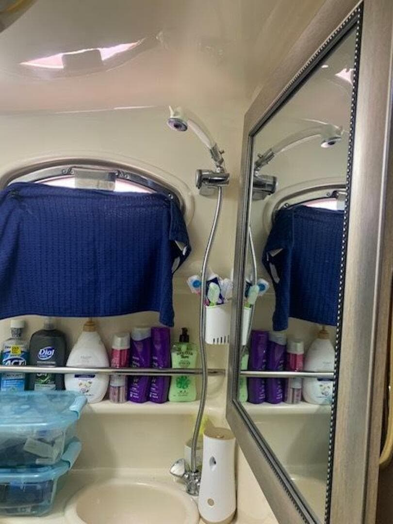 2001 Sea Ray 340 Sundancer — photo 21